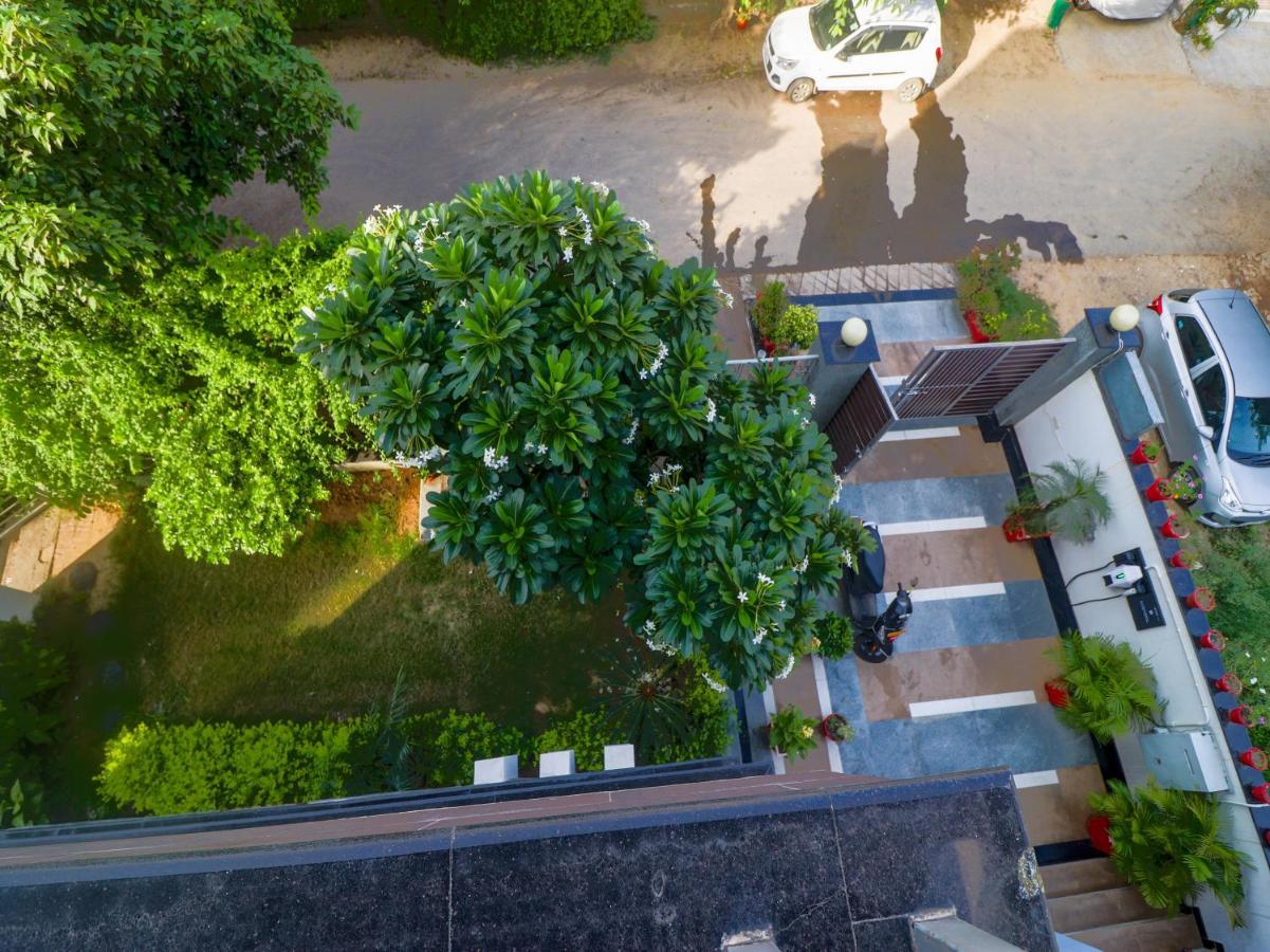 Dreamz Hospitality Gurgaon Hotel Exterior photo